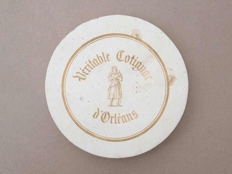 画像2: ＊蚤の市＊ アンティーク ジャンヌダルクのお菓子箱 