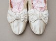 画像2: 19世紀末 アンティーク ウェディング シューズ オフホワイト - C.F.BALLY - (2)