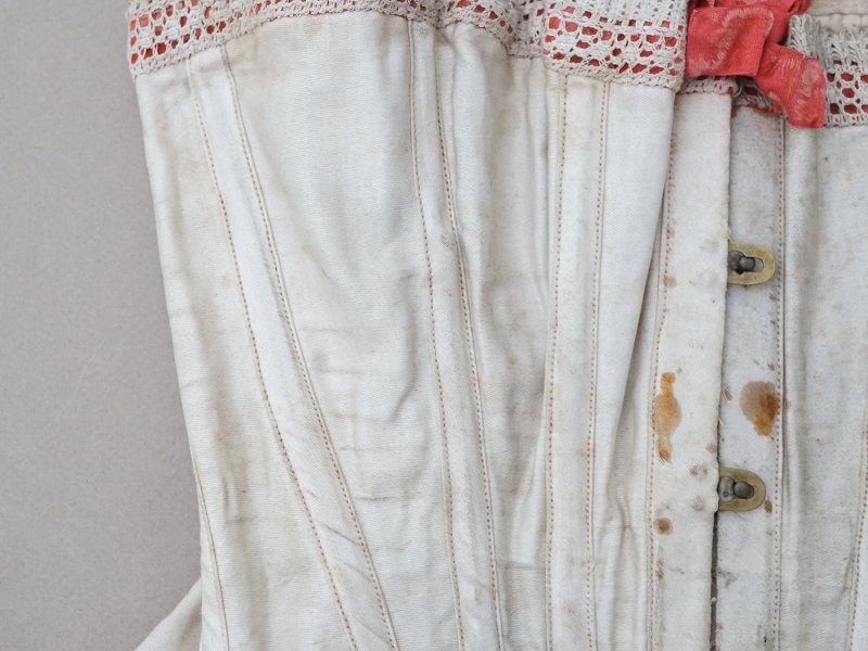 画像5: ＊蚤の市＊1860年頃 アンティーク コルセット シルクベルベットのリボン付き