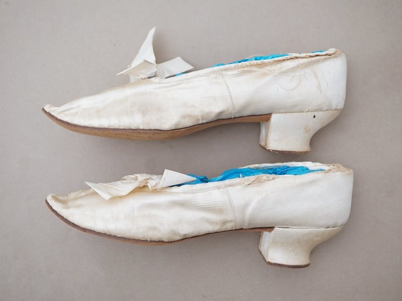 画像5: ＊蚤の市＊1900年頃 アンティーク ウェディングシューズ オフホワイトのシルクサテン 