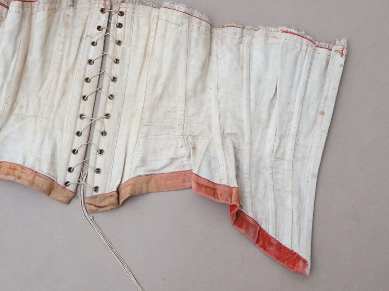 画像14: ＊蚤の市＊1860年頃 アンティーク コルセット シルクベルベットのリボン付き