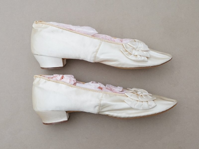 画像5: 19世紀末 アンティーク ウェディング シューズ オフホワイト - C.F.BALLY -