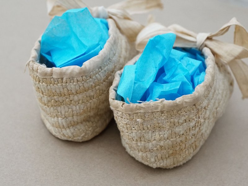 画像5: ＊蚤の市＊1900年頃 アンティーク 淡いブルー＆オフホワイトのツイード生地 ベビーシューズ  