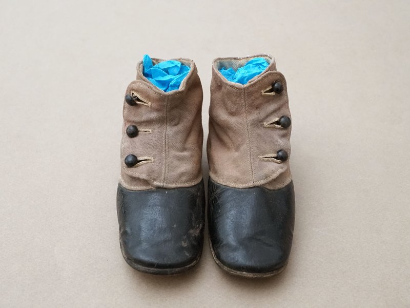 画像2: 1900年頃 アンティーク ボタンアップ ベビーシューズ  レザー＆コットン製 ココアブラウン＆ブラック
