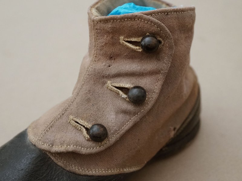 画像4: 1900年頃 アンティーク ボタンアップ ベビーシューズ  レザー＆コットン製 ココアブラウン＆ブラック