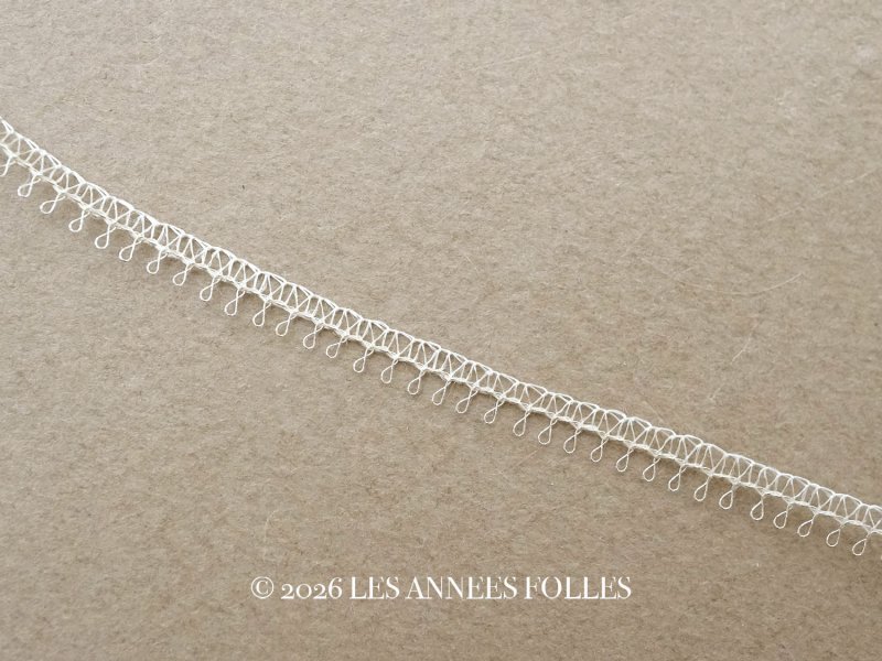 画像1: アンティーク 極細 ホワイトシルバー メタル製トリム 4mm幅