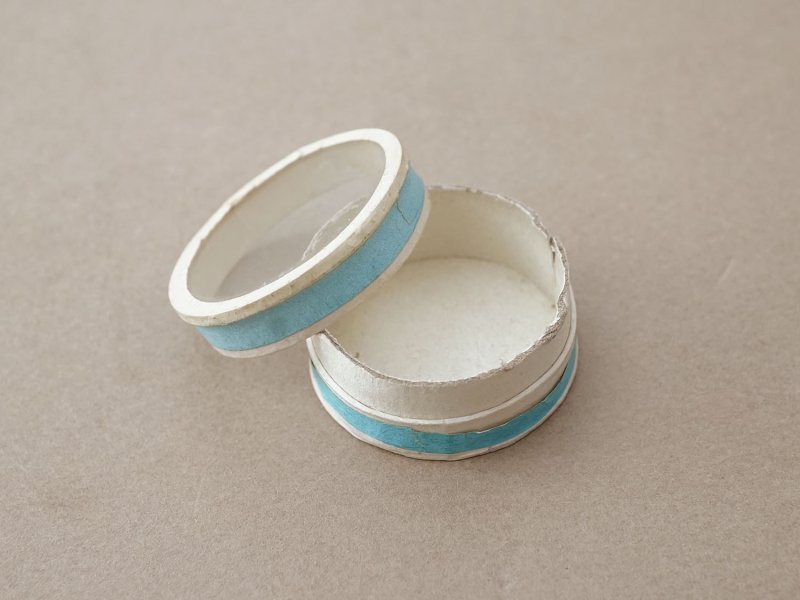 画像4: 1900年頃 アンティーク ガラスの蓋の小さな紙箱 水色