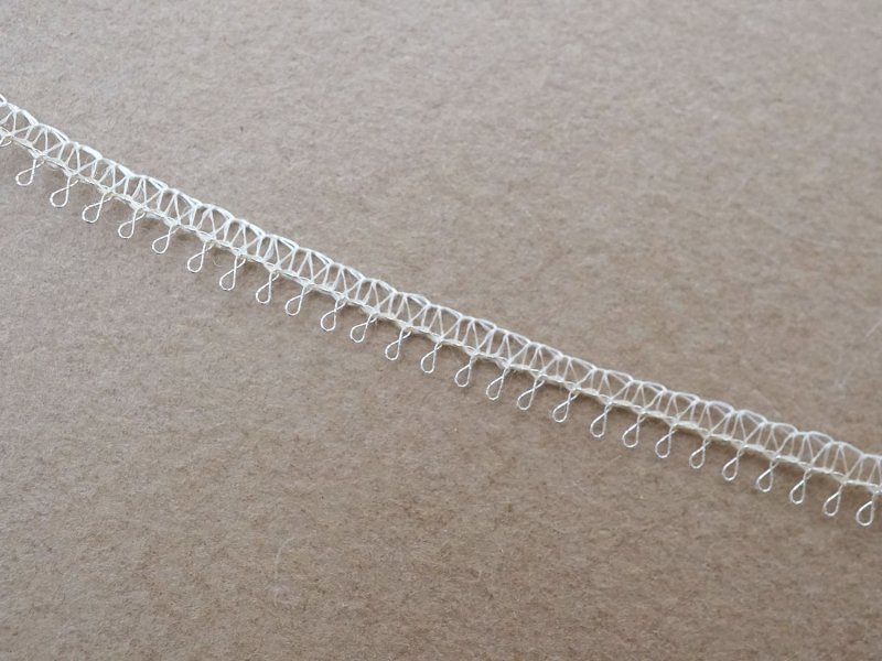 画像2: アンティーク 極細 ホワイトシルバー メタル製トリム 4mm幅