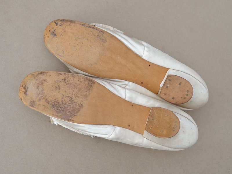 画像5: ＊蚤の市＊1900年頃  アンティーク ウェディング シューズ 