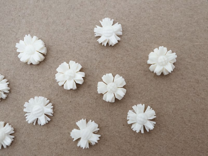 画像3: アンティーク 極小 花のジュエリーパーツ 10ピースのセット 6mm 手彫り イボワリヌ 