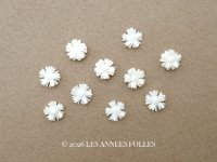 アンティーク 極小 花のジュエリーパーツ 10ピースのセット 6mm 手彫り イボワリヌ 