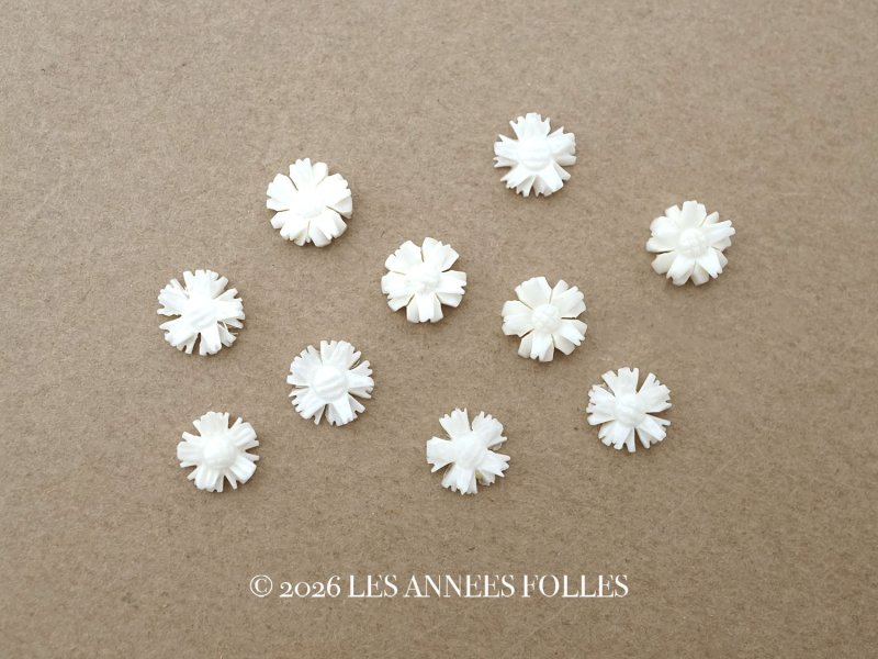 画像1: アンティーク 極小 花のジュエリーパーツ 10ピースのセット 6mm 手彫り イボワリヌ 