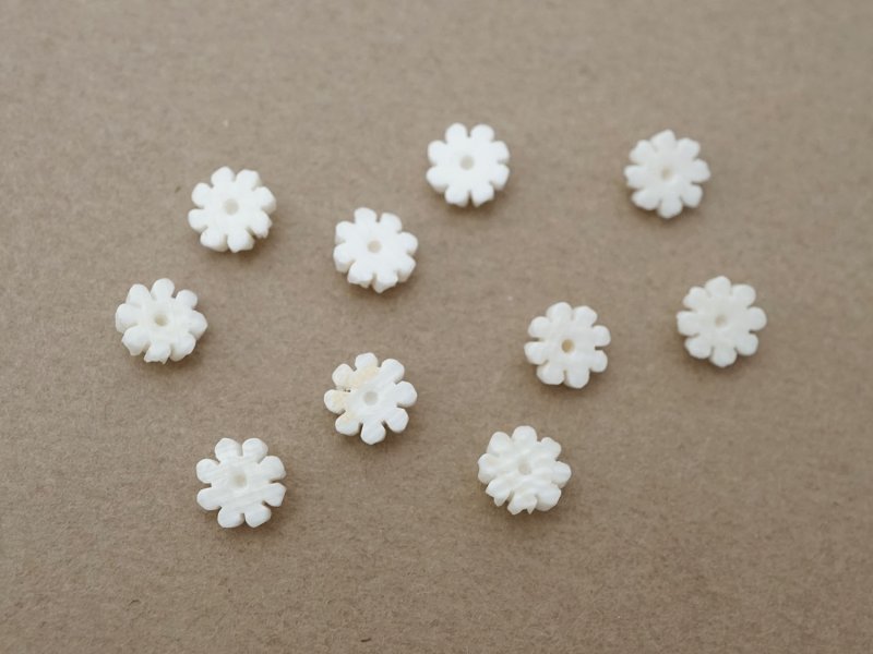 画像5: アンティーク 極小 花のジュエリーパーツ 10ピースのセット 6mm 手彫り イボワリヌ 