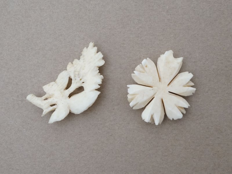 画像2: ＊蚤の市セット＊アンティーク 手彫り 花のモチーフ 2点セット イボワリヌ