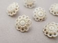 画像2: アンティーク 花のボタン 14mm 手彫り イボワリヌ 7ピースのセット (2)