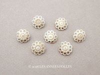 アンティーク 花のボタン 14mm 手彫り イボワリヌ 7ピースのセット