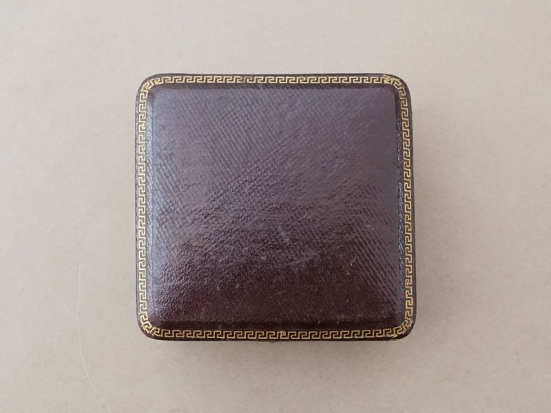 画像6: 19世紀末 アンティーク 本革製 ジュエリーボックス ブレスレット用 ダークブラウン