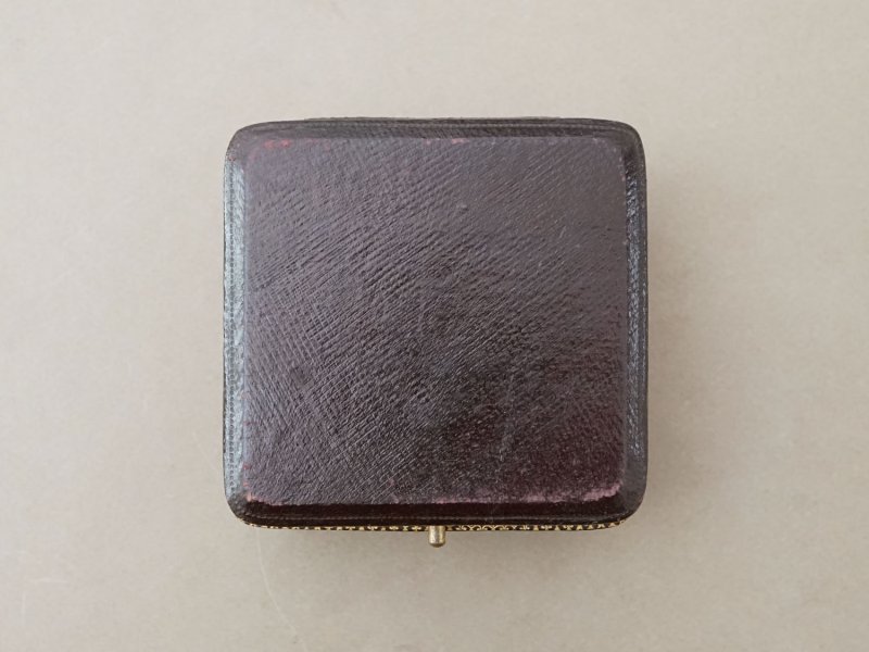 画像7: 19世紀末 アンティーク 本革製 ジュエリーボックス ブレスレット用 ダークブラウン