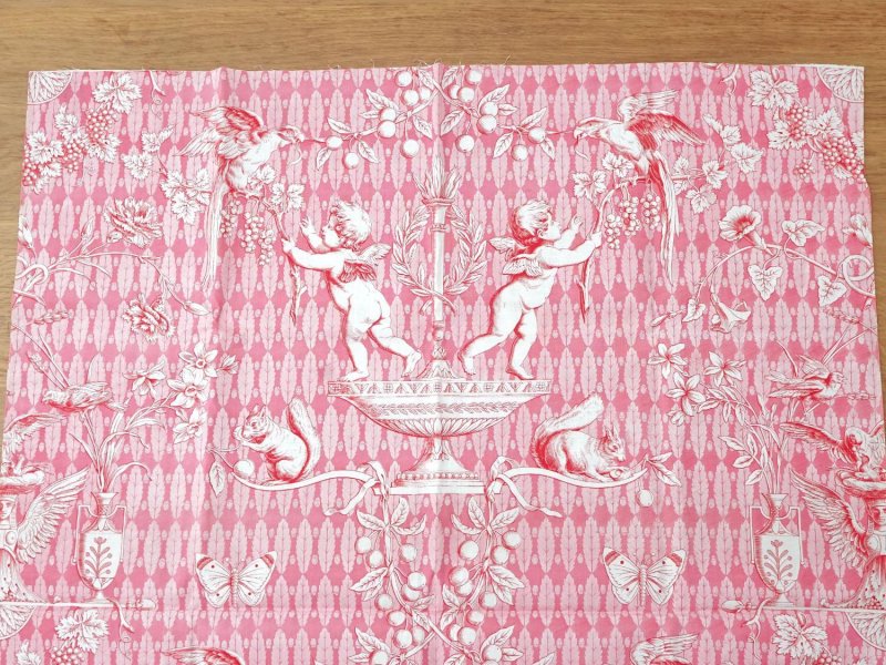 画像4: 未使用 1900年頃 アンティーク 天使＆栗鼠＆蝶々 コットン製ファブリック  200×78cm