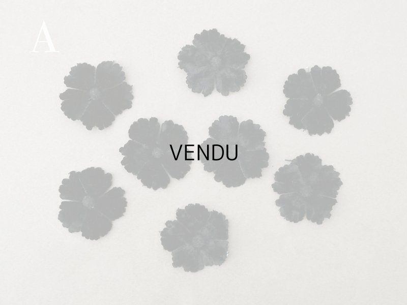 画像2: アンティーク 布花材料 ベルベットの花びら 花芯付き 8ピースのセット 約4.3cm 布花 黒