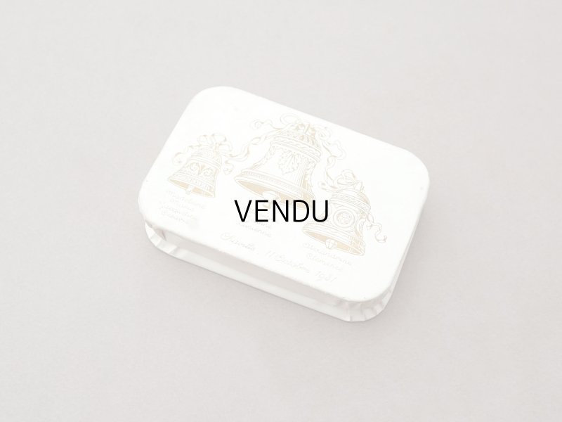 画像2: 1931年 アンティーク とても小さなドラジェのお菓子箱 バテム 