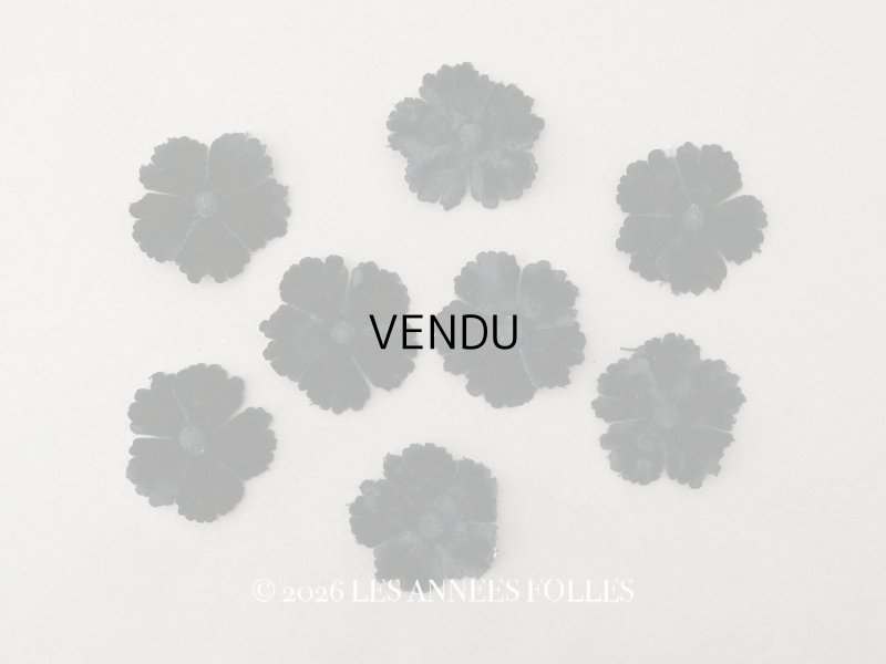 画像1: アンティーク 布花材料 ベルベットの花びら 花芯付き 8ピースのセット 約4.3cm 布花 黒