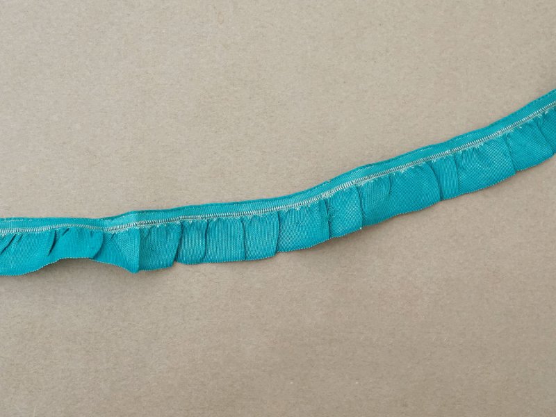 画像3: 1900年頃 アンティーク シルク製 フリルリボン ロココ調 15mm幅 ブルーグリーン 38cm