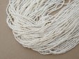 画像9: アンティーク 極小 パールホワイトのシードビーズ 1cm=10粒 47〜50g (9)