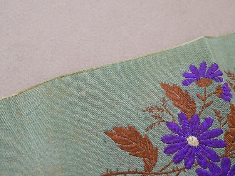 画像5: ＊蚤の市＊19世紀 アンティーク シルク製  花束の刺繍入り 幅広リボン 鈴蘭 1.9m