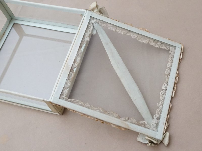 画像13: アンティーク 大きなジュエリーボックス ペールブルー リボン＆レース ガラスケース 20×20×7.5cm