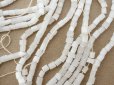 画像3: アンティーク ガラス製 サティネビーズ マット ホワイト 89g 1cm=4粒 (3)