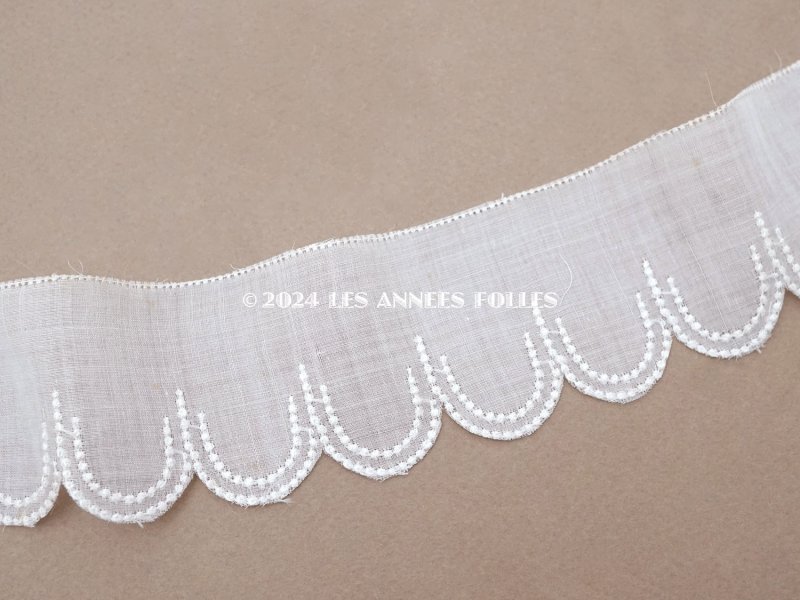 画像2: ＊蚤の市＊アンティーク スカラップレース 刺繍入り 4.7cm幅 コットンオーガンジー