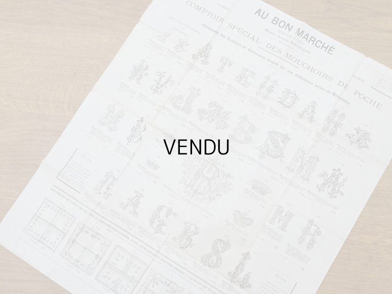 画像2: アンティーク ボンマルシェ百貨店 大判 カタログ ハンカチ用 イニシャル 刺繍図案 52.5×63cm COMPTOIR SPECIAL DES MOUCHOIR DE POCHE - AU BON MARCHE - 