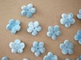 画像3: アンティーク ベルベットの布花 水色 30ピースのセット 15mm (3)