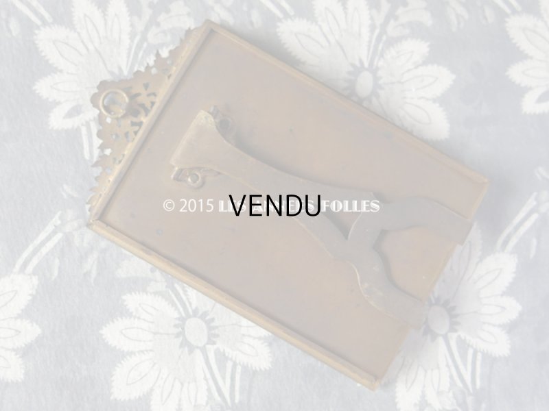 画像6: 19世紀末 アンティーク メタル製 フォトフレーム 花とリボンのガーランド