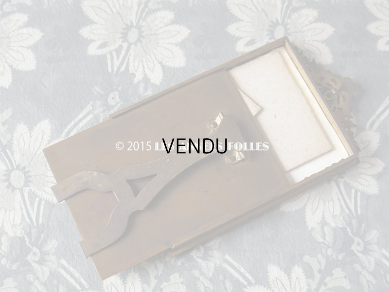 画像8: 19世紀末 アンティーク メタル製 フォトフレーム 花とリボンのガーランド