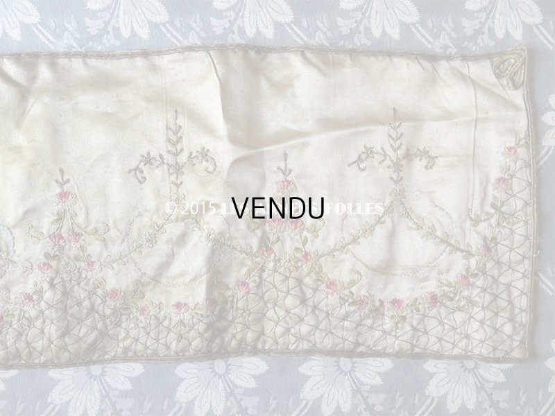 画像6: 19世紀末 アンティーク  リボン刺繍入り シルク布 花のガーランド
