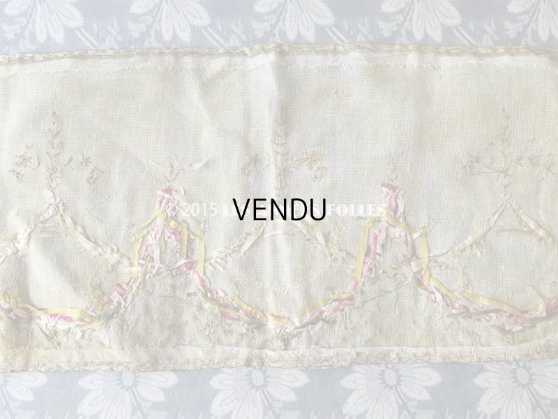 画像8: 19世紀末 アンティーク  リボン刺繍入り シルク布 花のガーランド