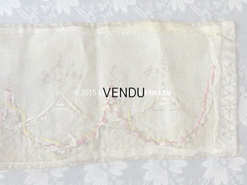 画像9: 19世紀末 アンティーク  リボン刺繍入り シルク布 花のガーランド
