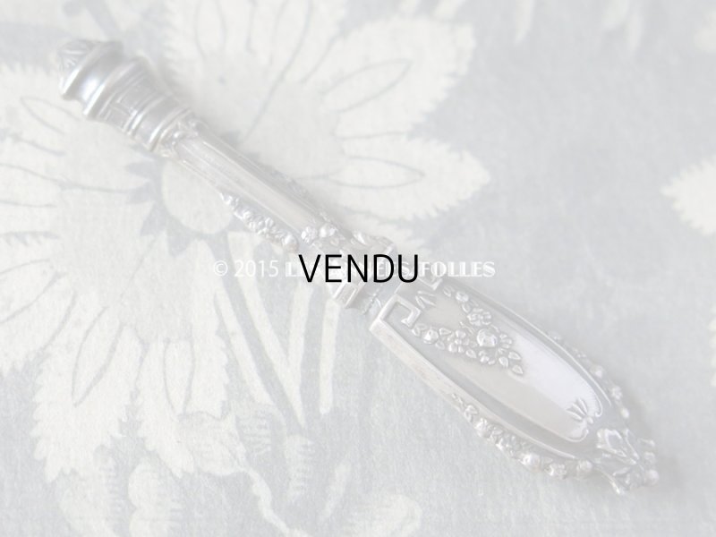 画像9: 19世紀 アンティーク シルバー製 裁縫道具セット 薔薇のガーランド レザーケース付