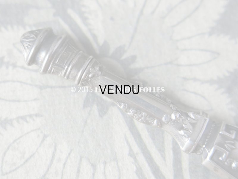 画像10: 19世紀 アンティーク シルバー製 裁縫道具セット 薔薇のガーランド レザーケース付