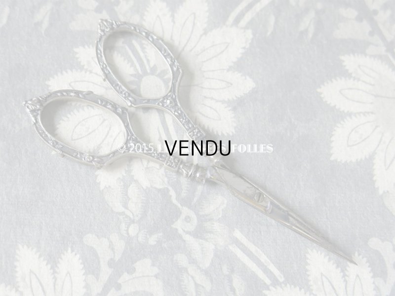 画像14: 19世紀 アンティーク シルバー製 裁縫道具セット 薔薇のガーランド レザーケース付