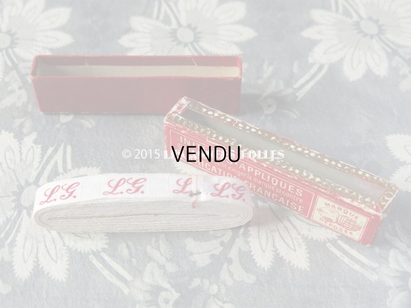 画像3: 1900年代 アンティーク 硝子の蓋の紙箱入り イニシャルテープ