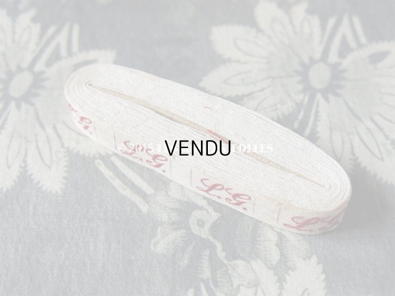 画像4: 1900年代 アンティーク 硝子の蓋の紙箱入り イニシャルテープ