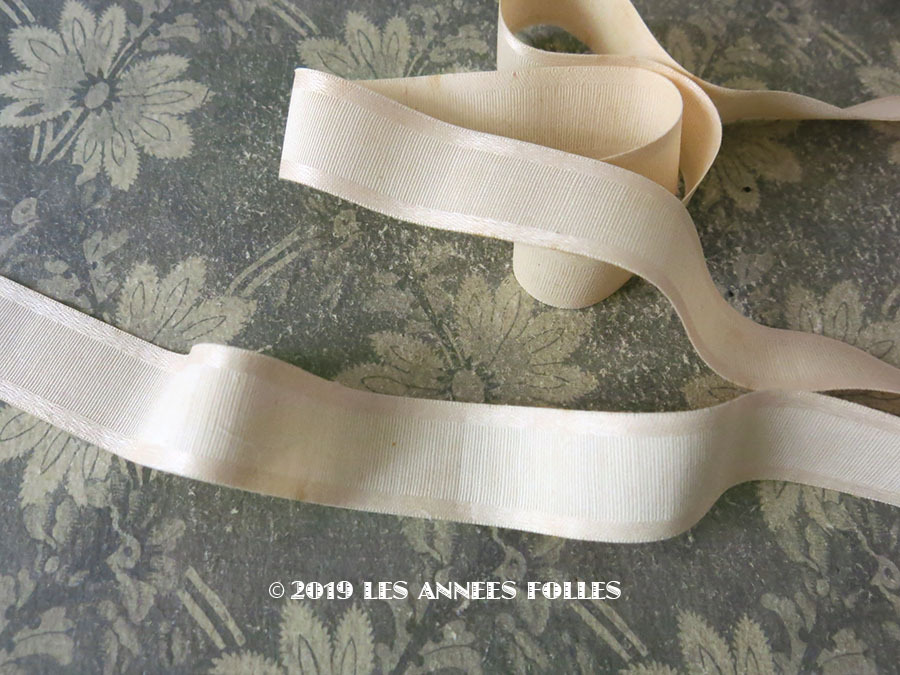 1900年代 アンティーク シルク製 グログランリボン サテンの縁取り オフホワイト アイボリー Les Annees Folles