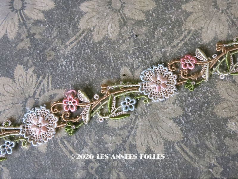 1900年代 アンティーク シルク製 花の刺繍モチーフ Les Annees Folles 1900年代 アンティーク シルク製 花の刺繍モチーフ Les Annees Folles
