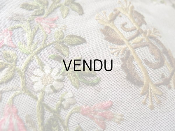 画像8: 1900年代 アンティーク モノグラム『H.S』花の刺繍入り ハンカチ＆ランジェリー用ポシェット (8)