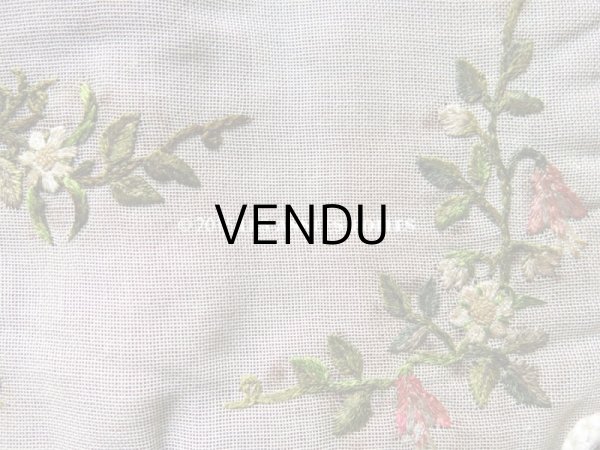 画像10: 1900年代 アンティーク モノグラム『H.S』花の刺繍入り ハンカチ＆ランジェリー用ポシェット (10)