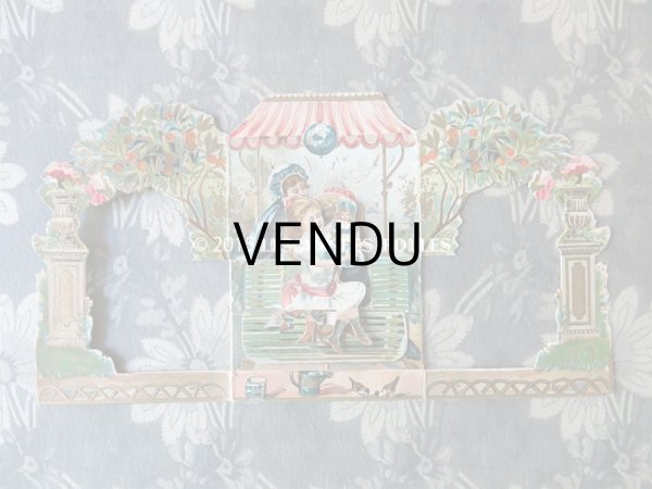 画像4: アンティーク 立体クロモ お人形遊びと読書する子供達 - AU BON MARCHE - (4)