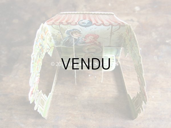 画像6: アンティーク 立体クロモ お人形遊びと読書する子供達 - AU BON MARCHE - (6)